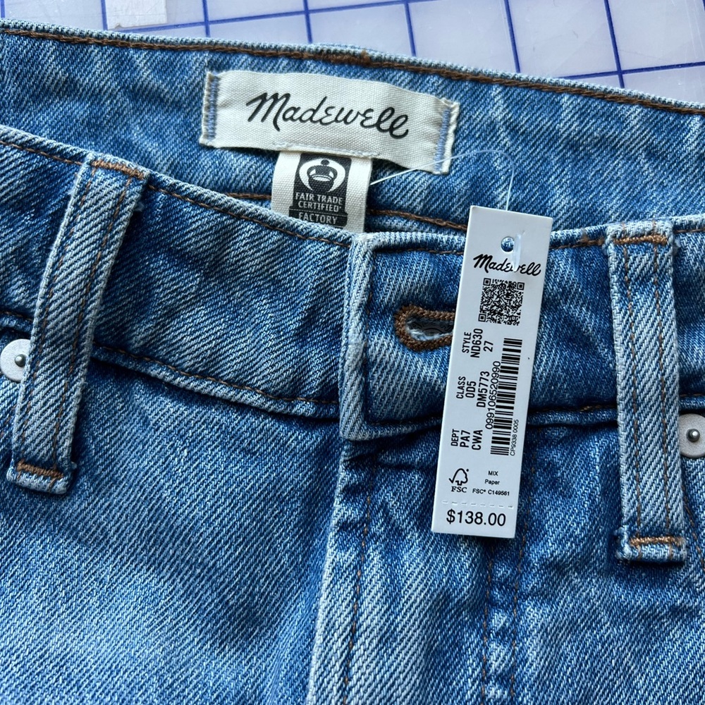 NWT Size 27 Madewell Curvy Perfect Jean in Coney Wash: destroyed edition - Picture 2 of 7